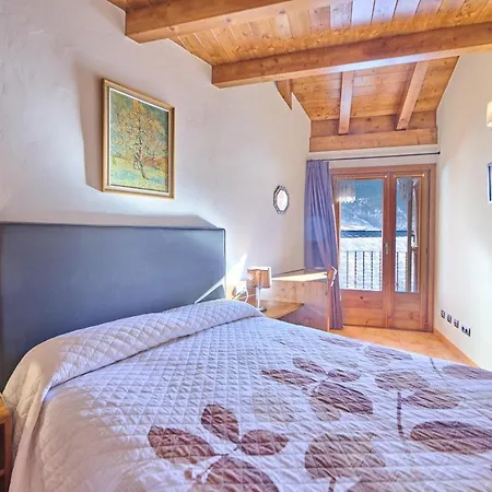 Apartahotel Àreu 2*